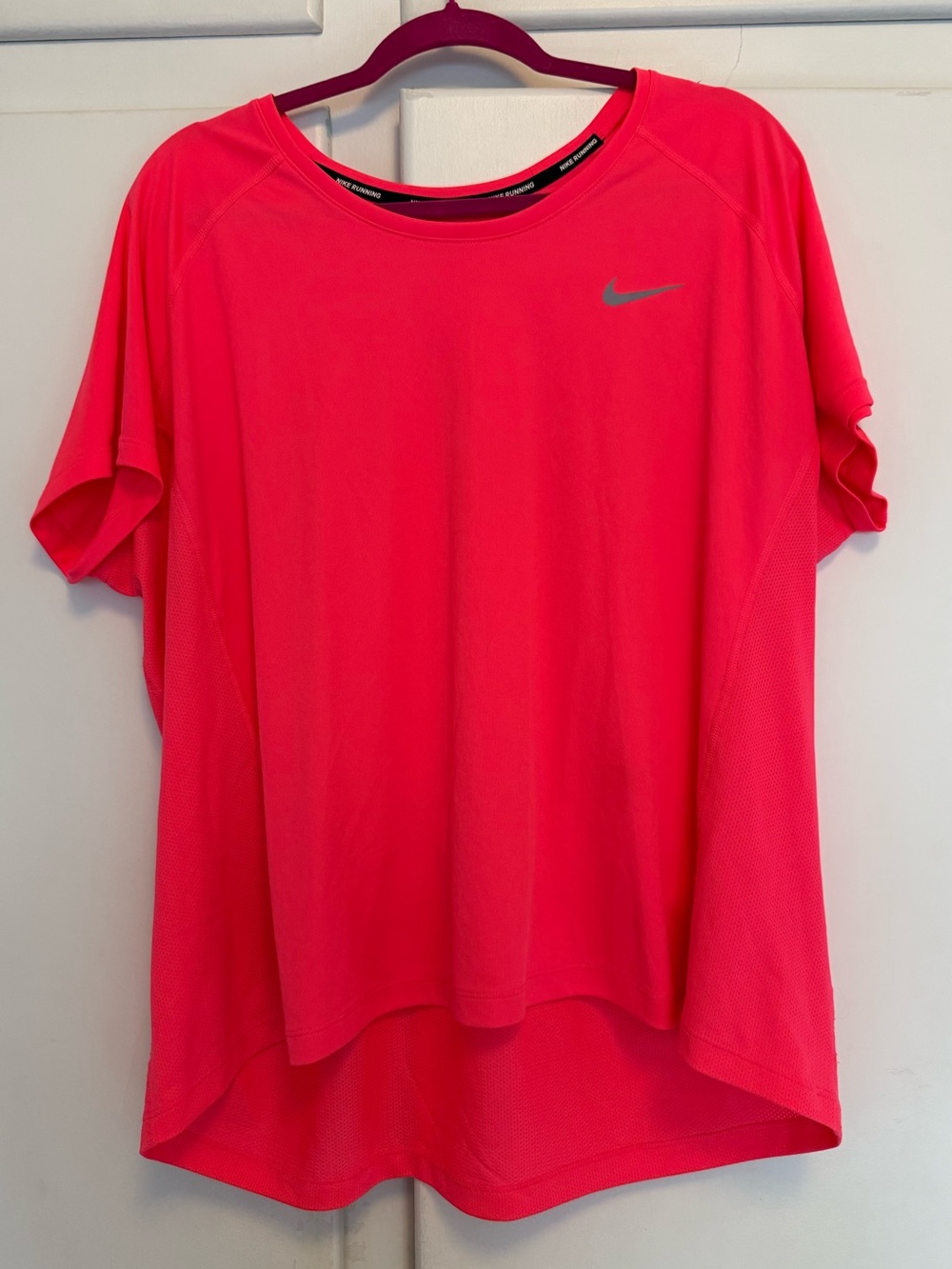 EUC 3X Nike Women’s Short Sleeve Dri-FIT Tee in Neon Pink